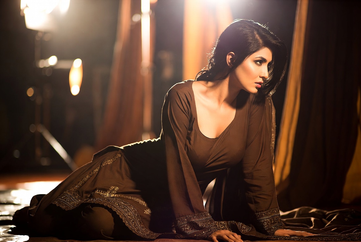 Velvet Modeling gallery photograph 9