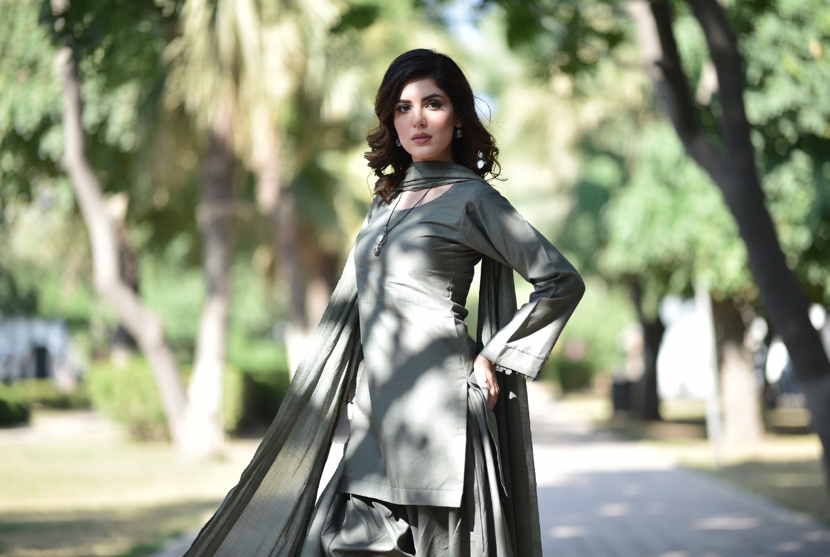 Velvet Modeling gallery photograph 10