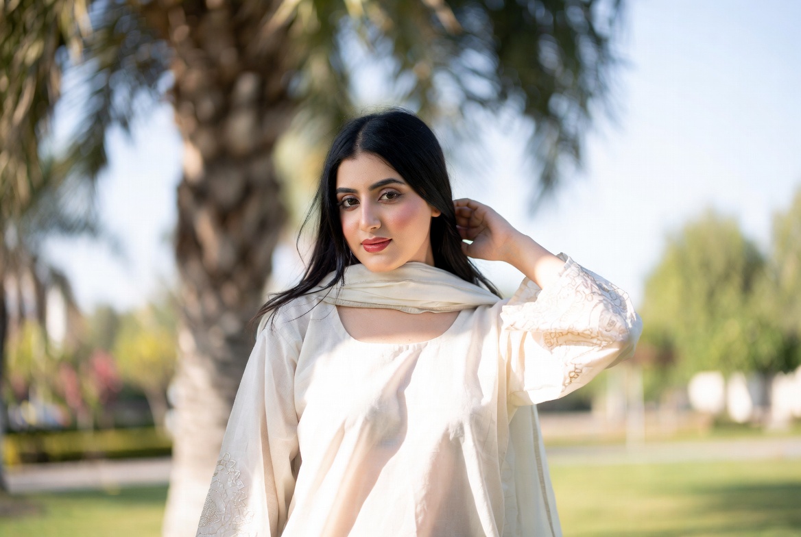 Velvet Modeling gallery photograph 12