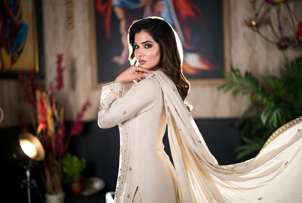 Velvet Modeling gallery photograph 15