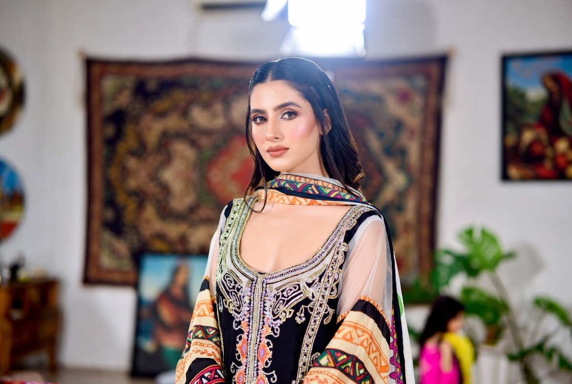 Velvet Modeling gallery photograph 20