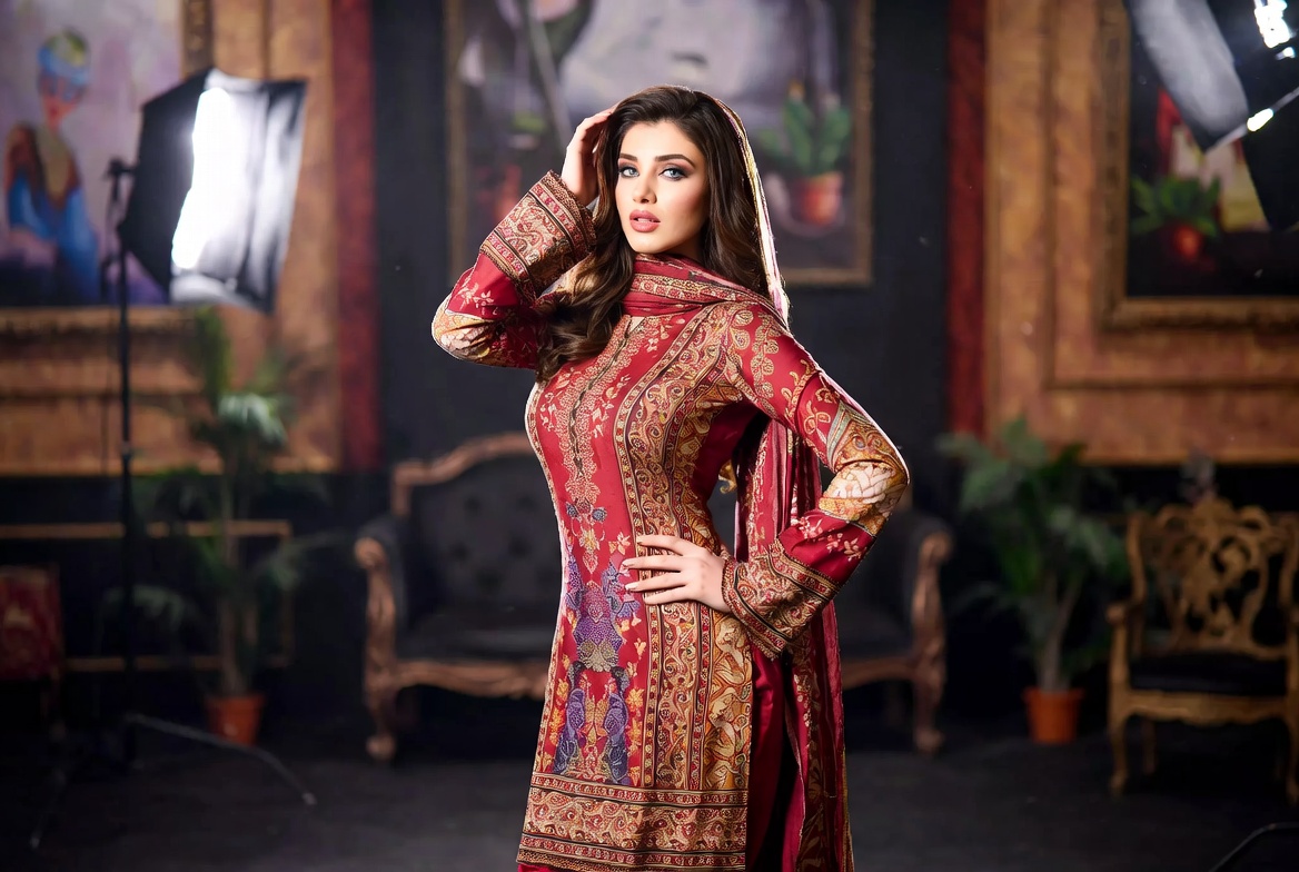 Velvet Modeling gallery photograph 26