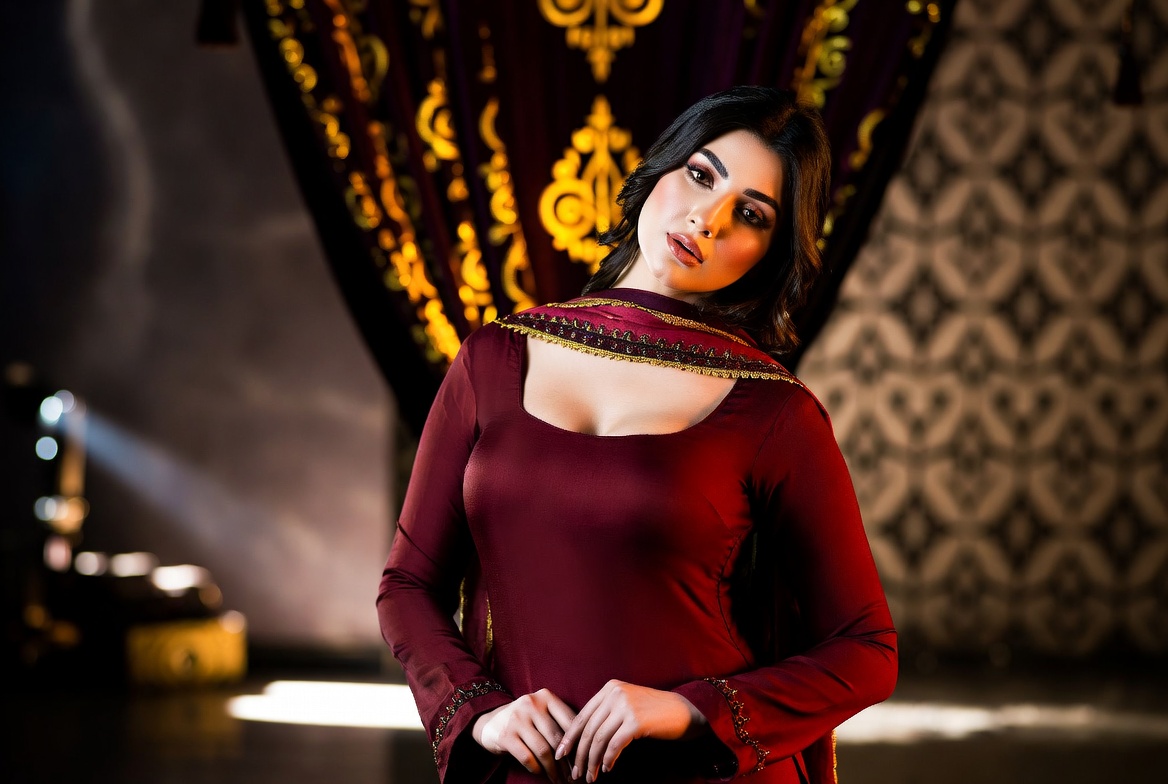 Velvet Modeling gallery photograph 32