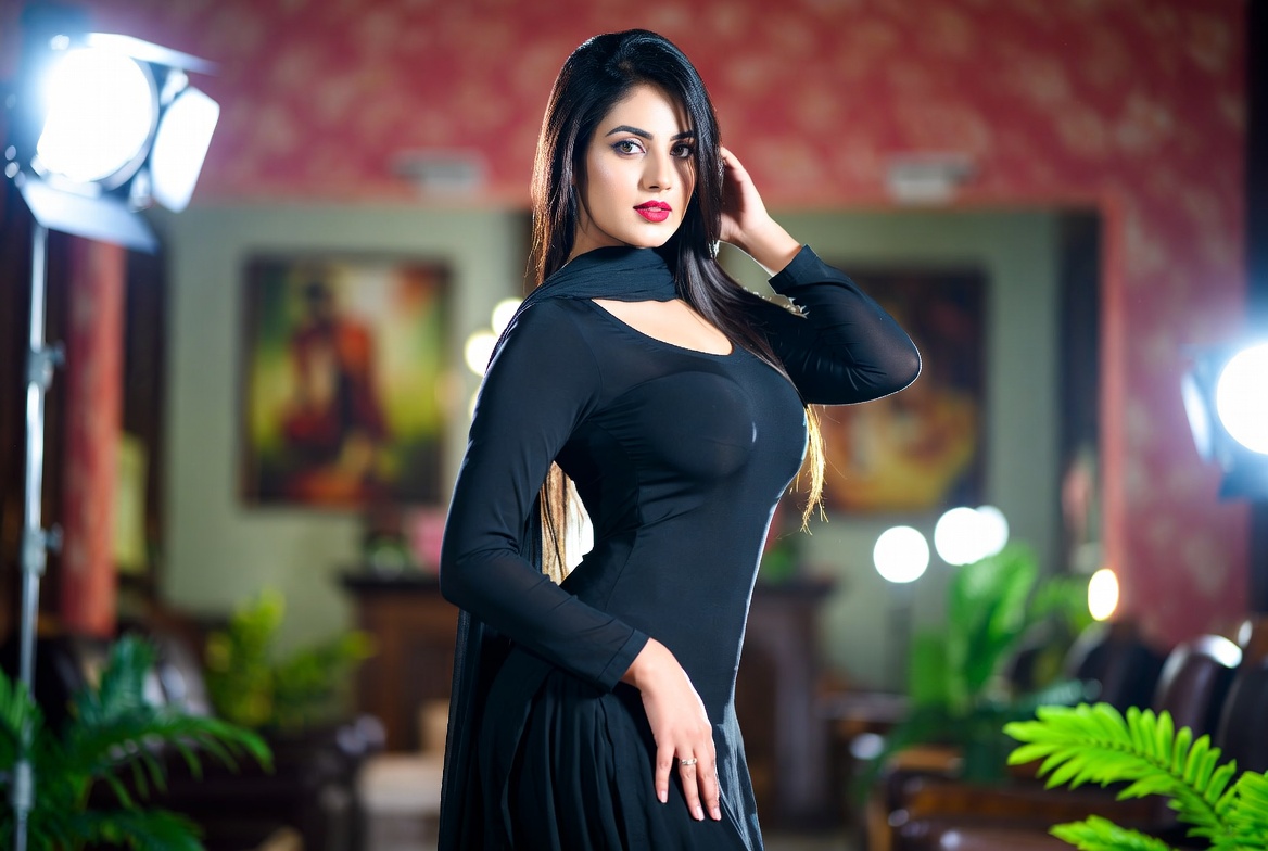 Velvet Modeling gallery photograph 34