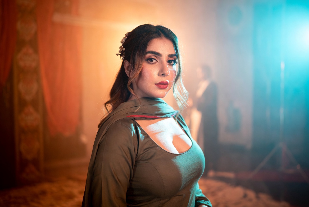 Velvet Modeling gallery photograph 35